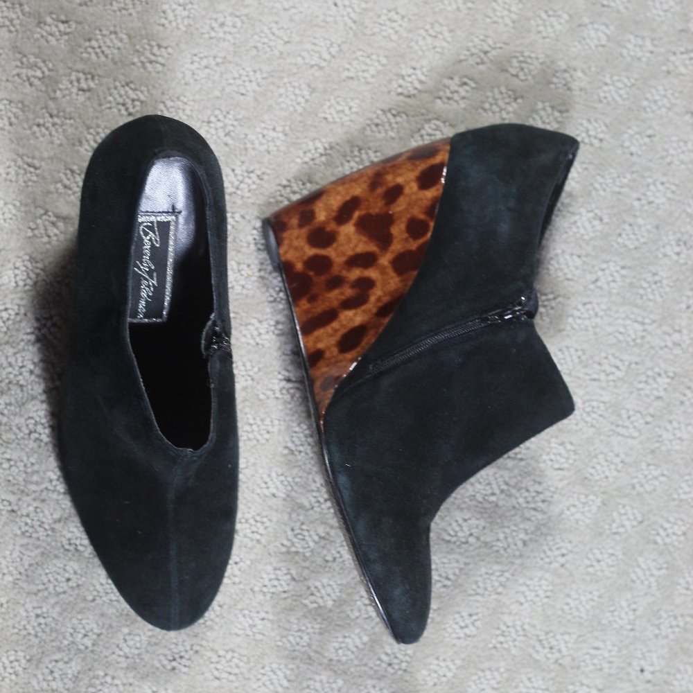 SALE! Beverly Feldman Women's 8.5 Black Suede 4" Shiny Animal Print Wedge Heel